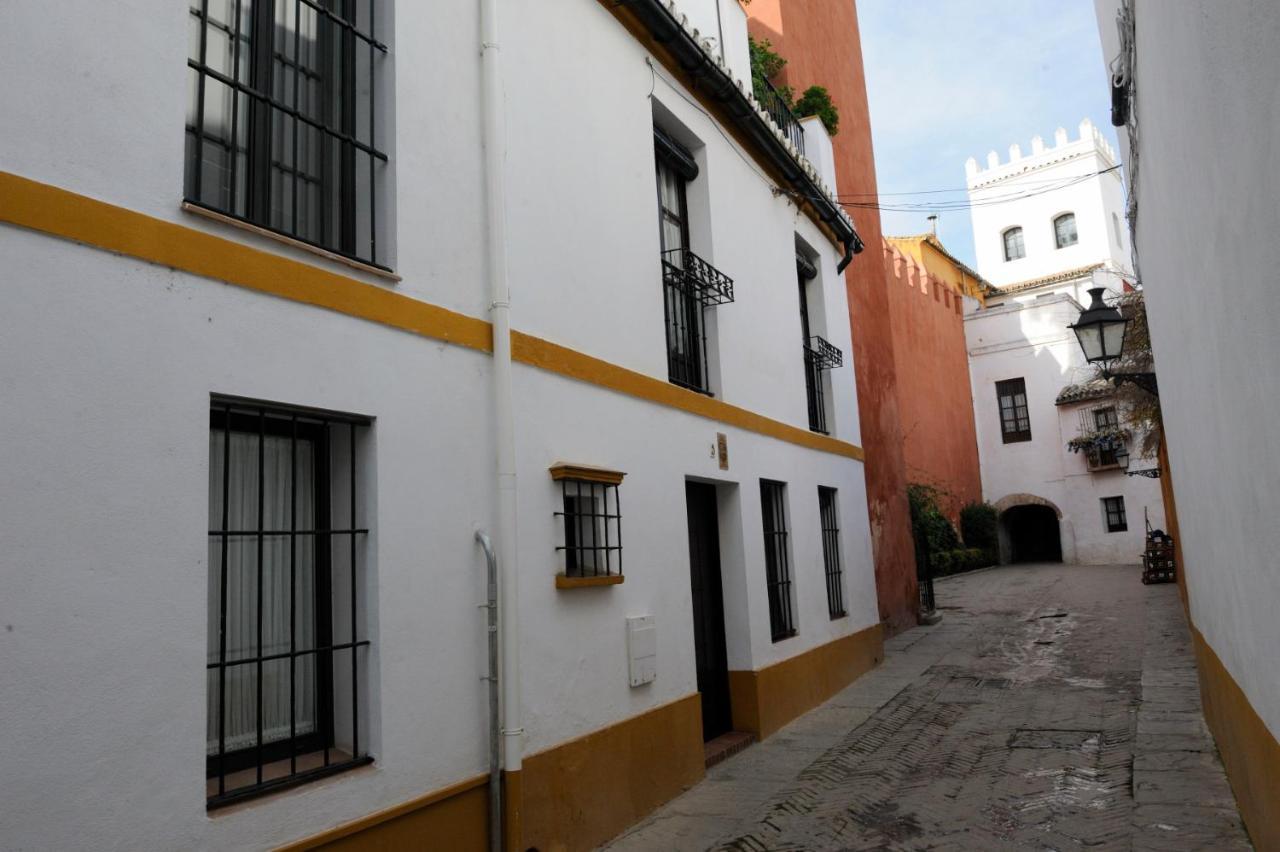 The Wall Of The Alcazar Palace เซบีญา ภายนอก รูปภาพ